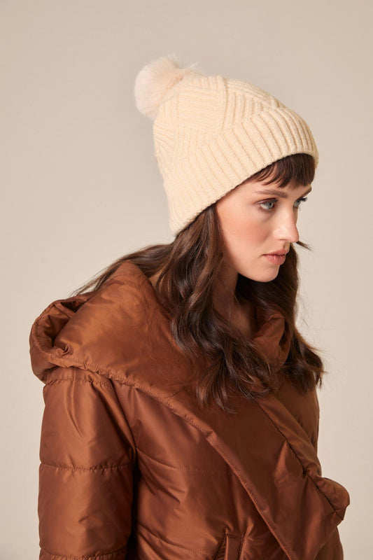 Pon Pon Detaylı Krem Triko Bere