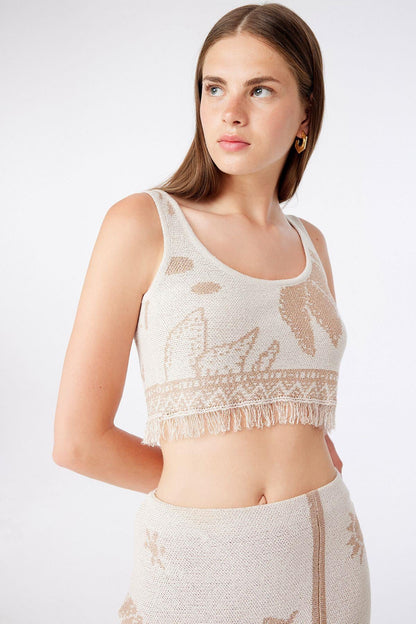 Püskül Detaylı Askılı Ekru Crop Top
