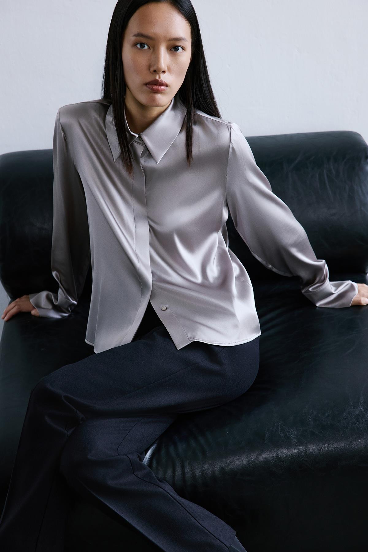 Şık Manşetli Uzun Kollu Gri Gömlek