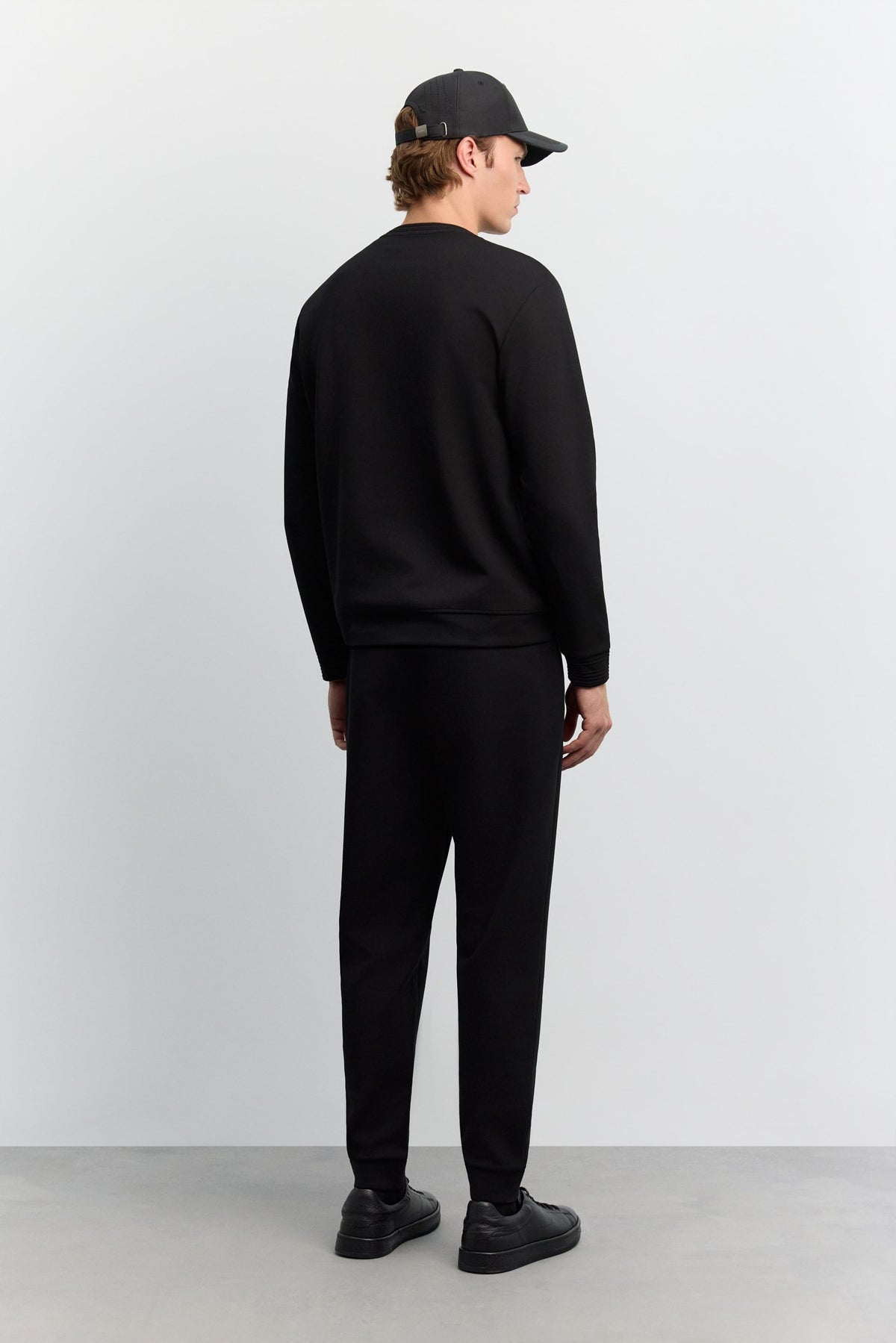 Siyah Bisiklet Yaka Kolay Ütülenen Sweatshirt