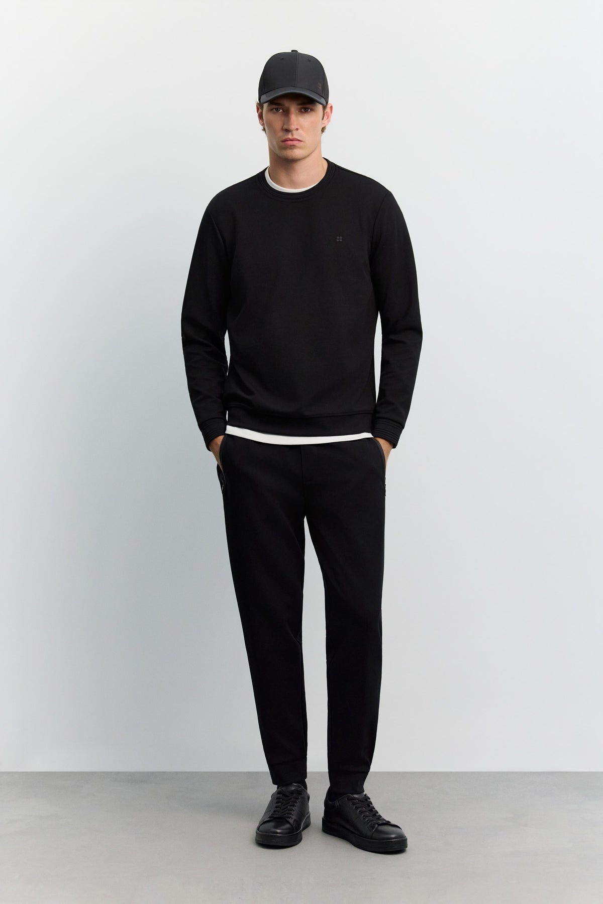 Siyah Bisiklet Yaka Kolay Ütülenen Sweatshirt