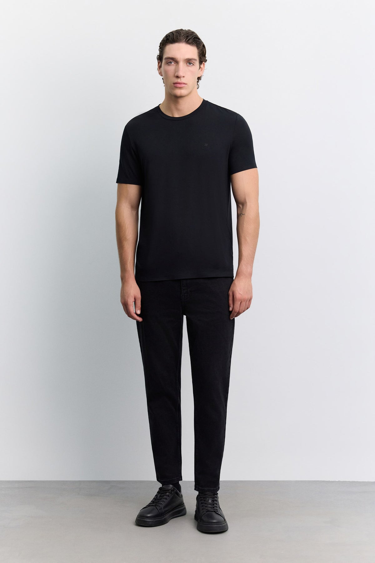 Siyah Bisiklet Yaka Soft Touch Premium Basic T-shirt