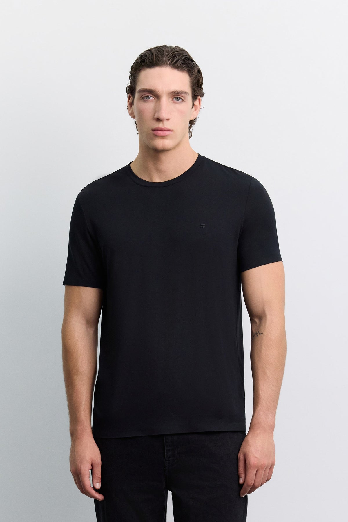Siyah Bisiklet Yaka Soft Touch Premium Basic T-shirt