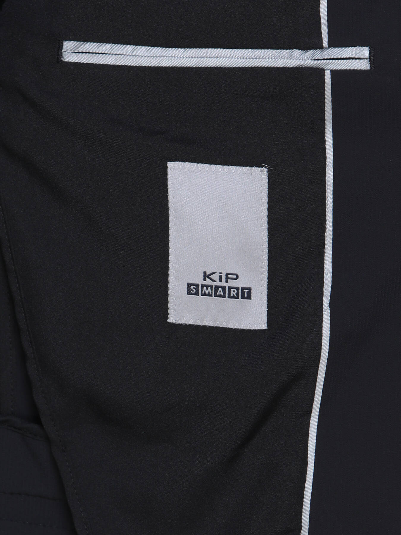 Siyah Çizgili Modern Fit Takım Elbise