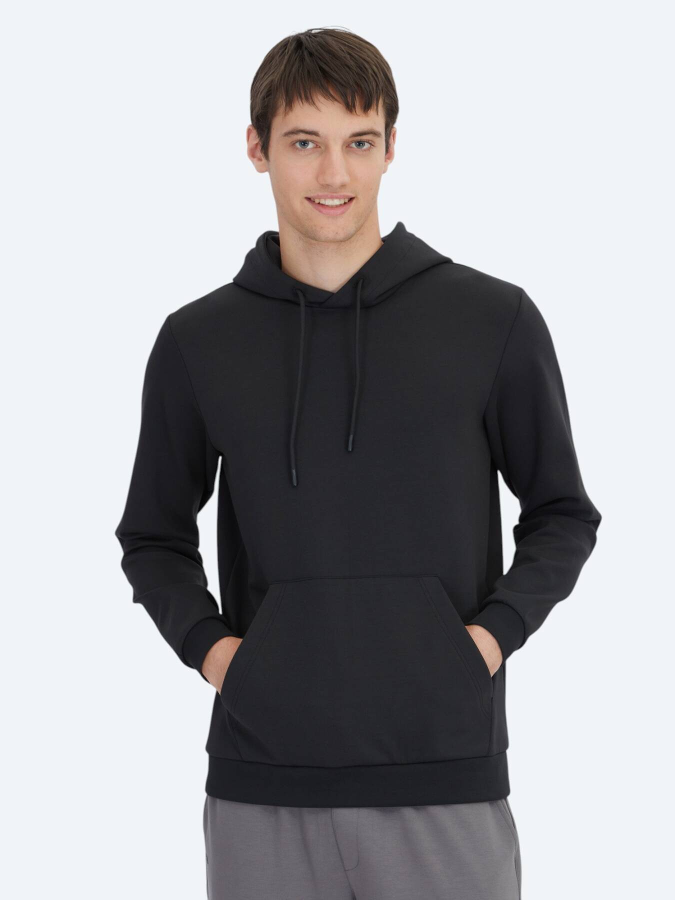 Siyah Kapüşonlu Sweatshırt