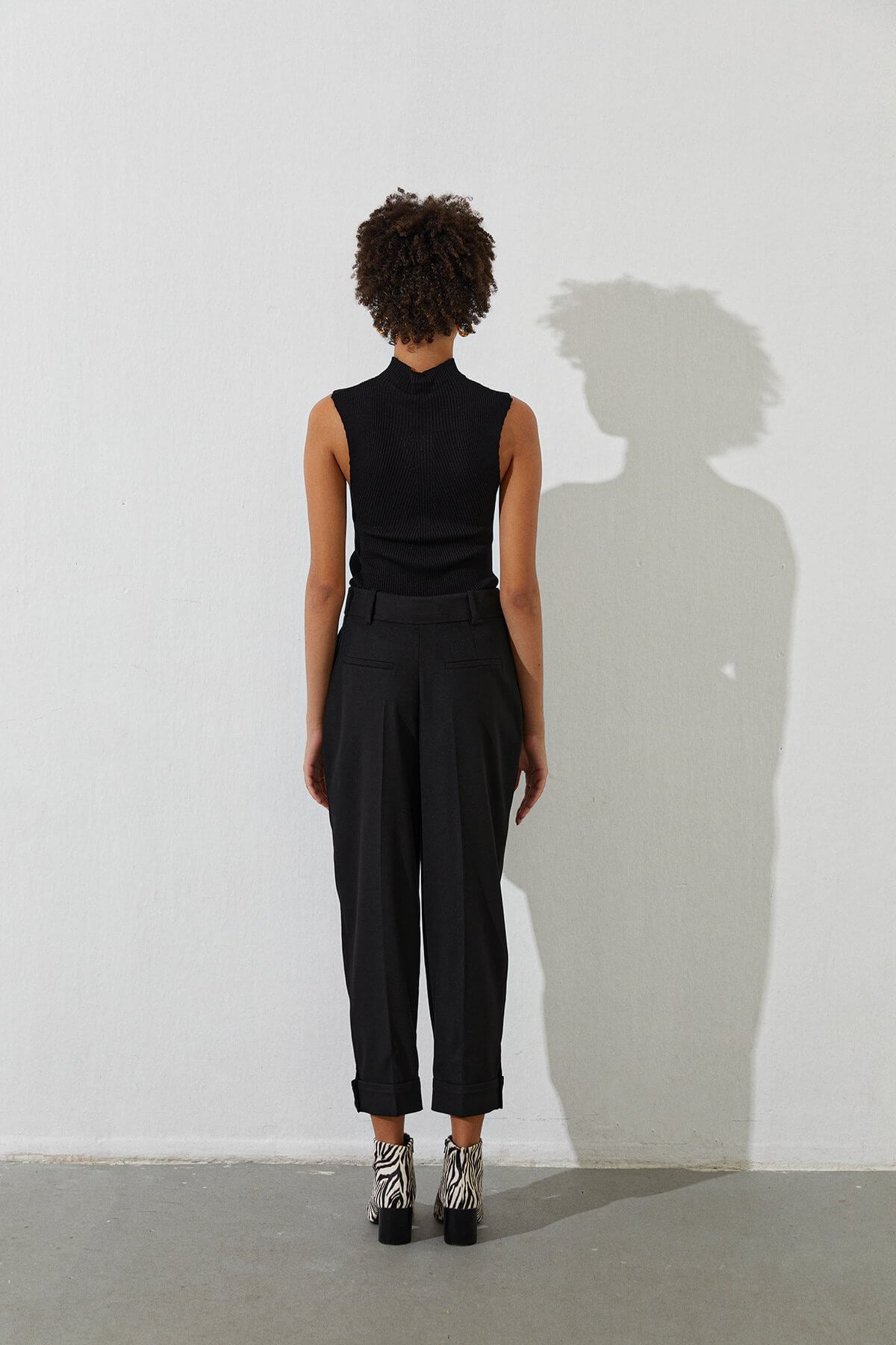 Siyah Yarım Balıkçı Kolsuz Triko