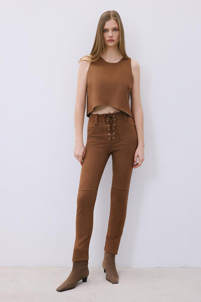 Süs Dikişli Süet Dar Paça Kahve Pantolon