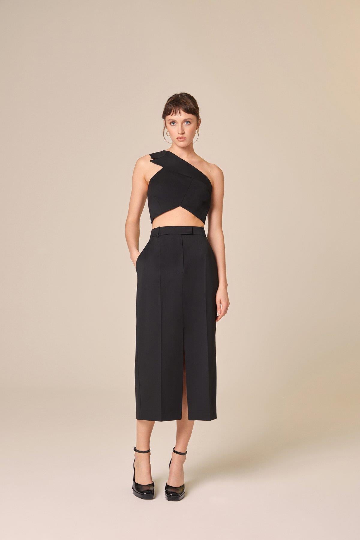Tek Omuzlu Siyah Crop Top