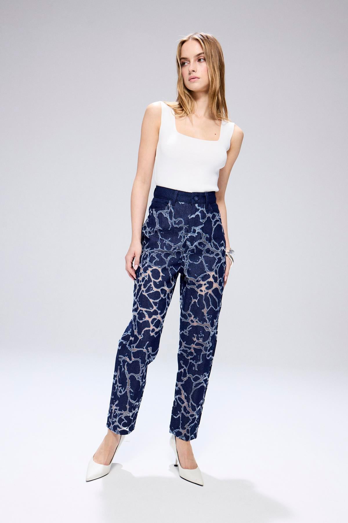 Transparan Detaylı Mavi Denim Pantolon