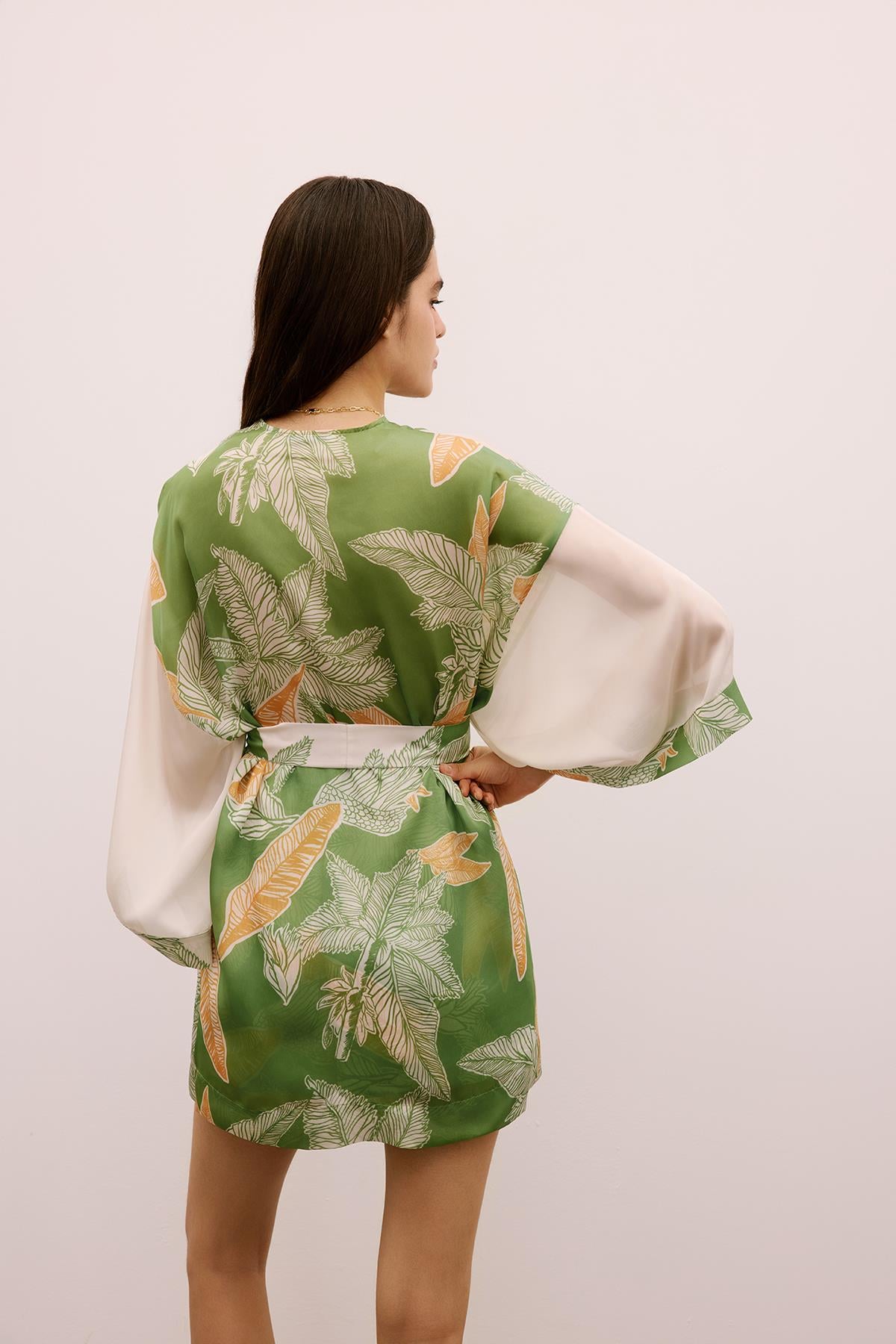 Tropikal Desenli Kuşaklı Yeşil Kimono