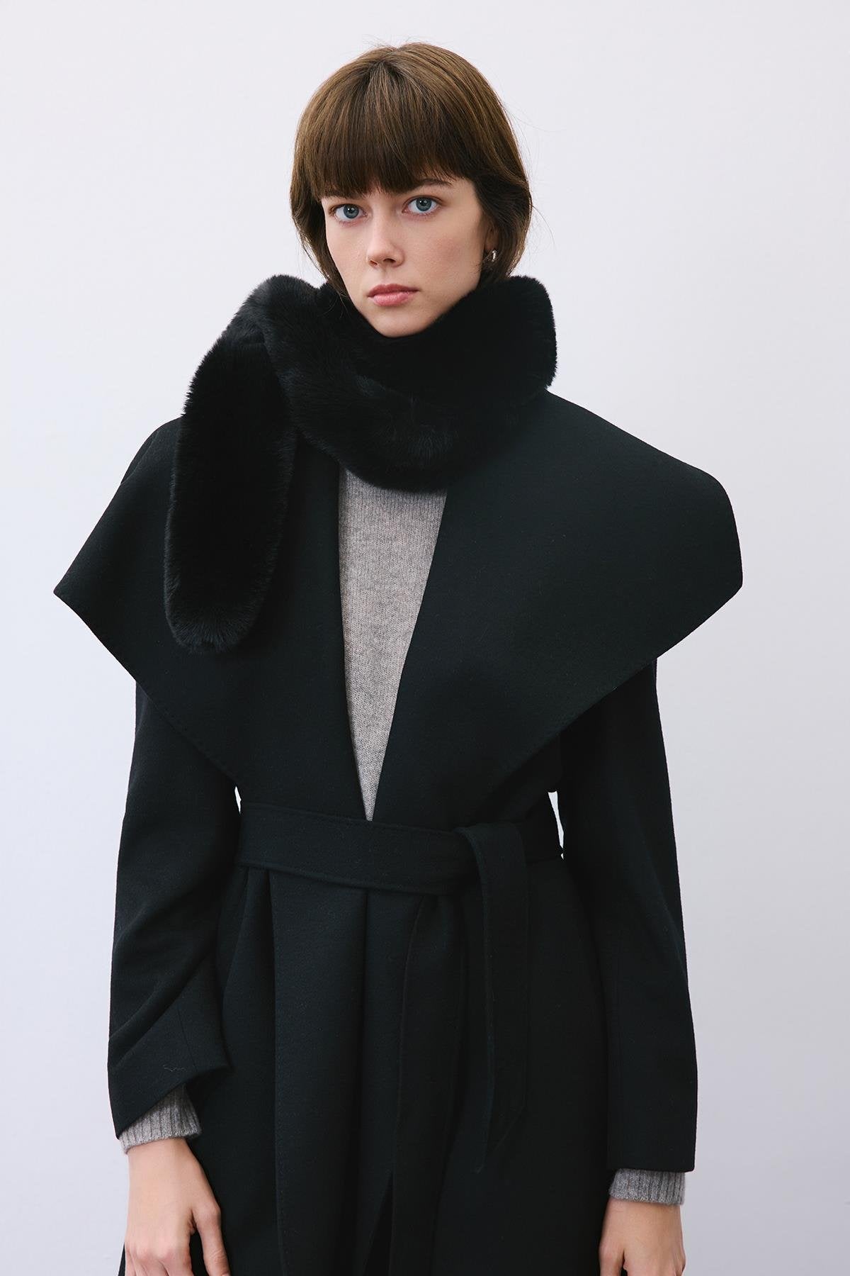 Tüy Dokulu Siyah Kürk Atkı