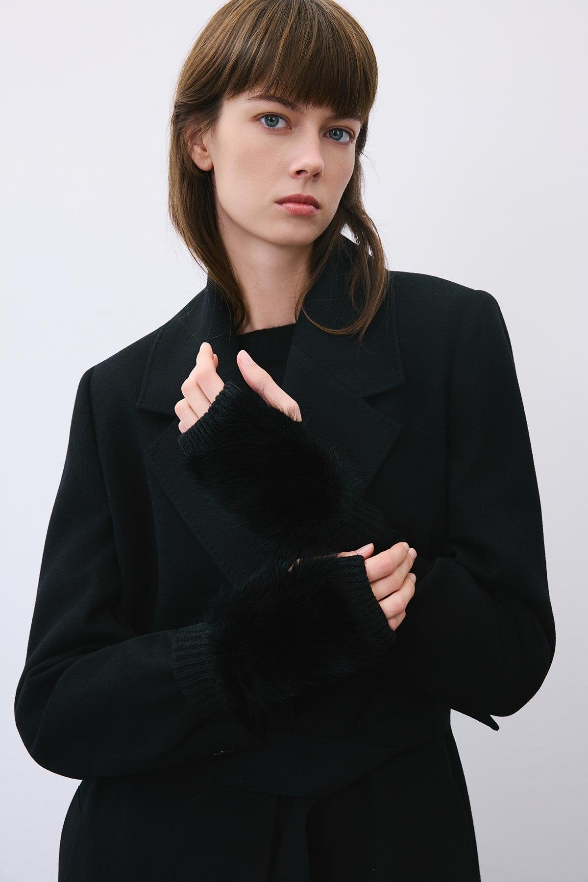 Tüy Dokulu Siyah Triko Eldiven