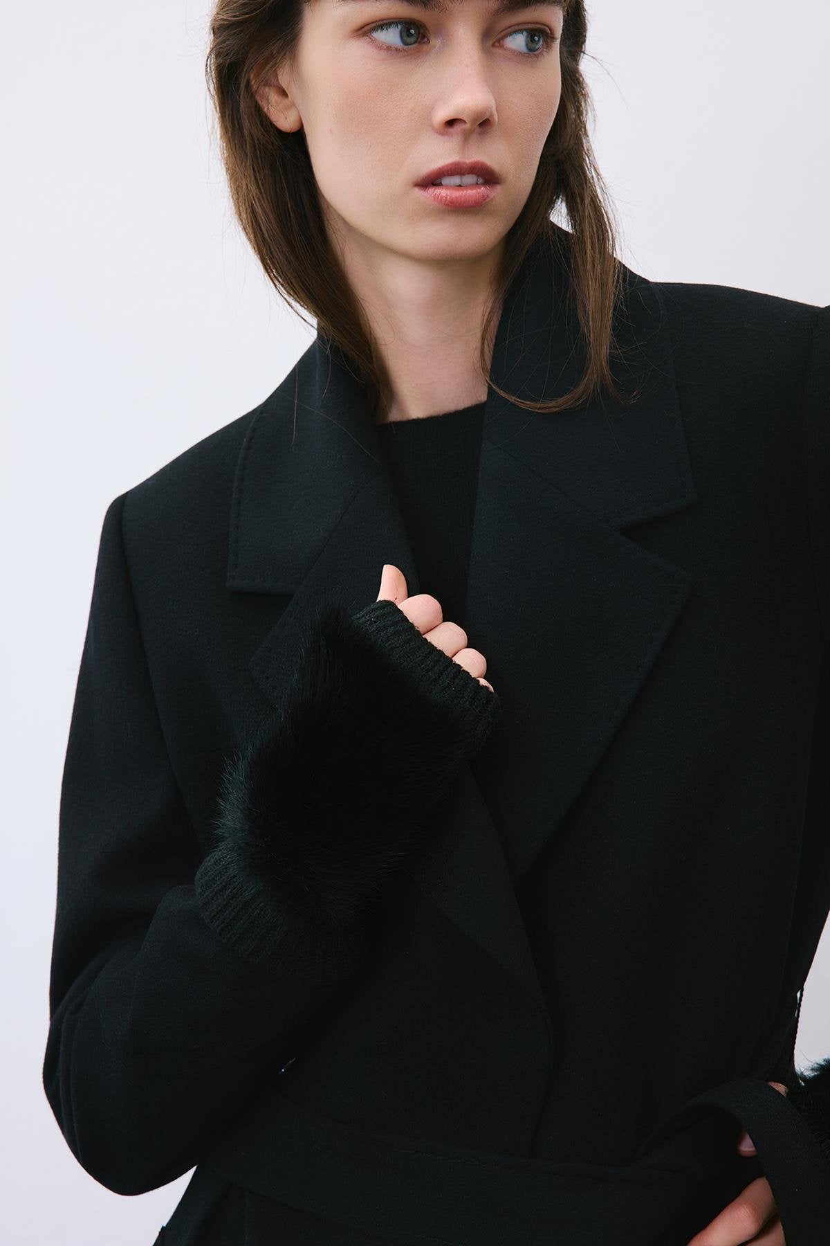 Tüy Dokulu Siyah Triko Eldiven