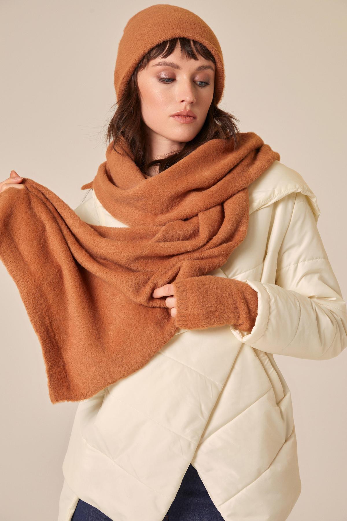 Tüylü Karamel Yumuşak Atkı