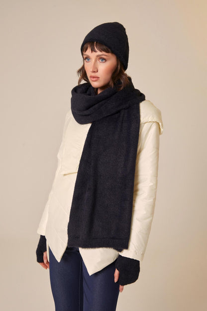 Tüylü Siyah Yumuşak Atkı