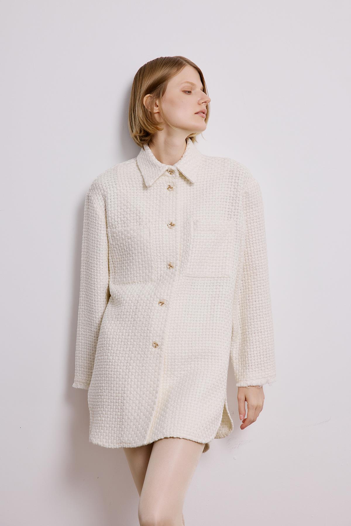 Uzun Kollu Ekru Tüvit Gömlek