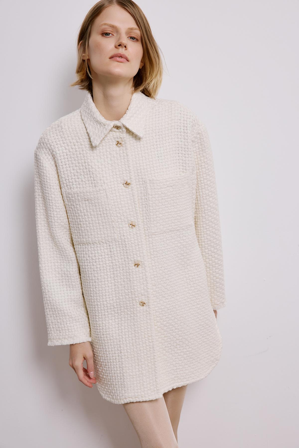 Uzun Kollu Ekru Tüvit Gömlek