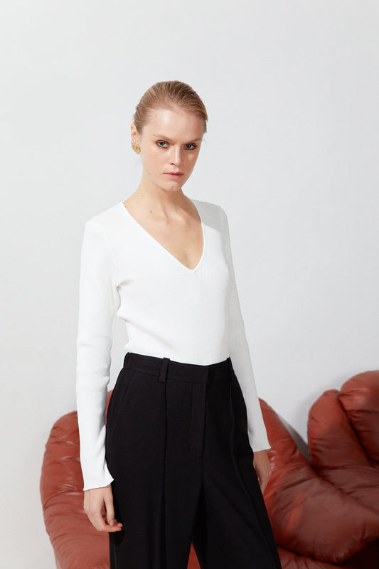 Ekru V Yaka Uzun Kollu Triko Body