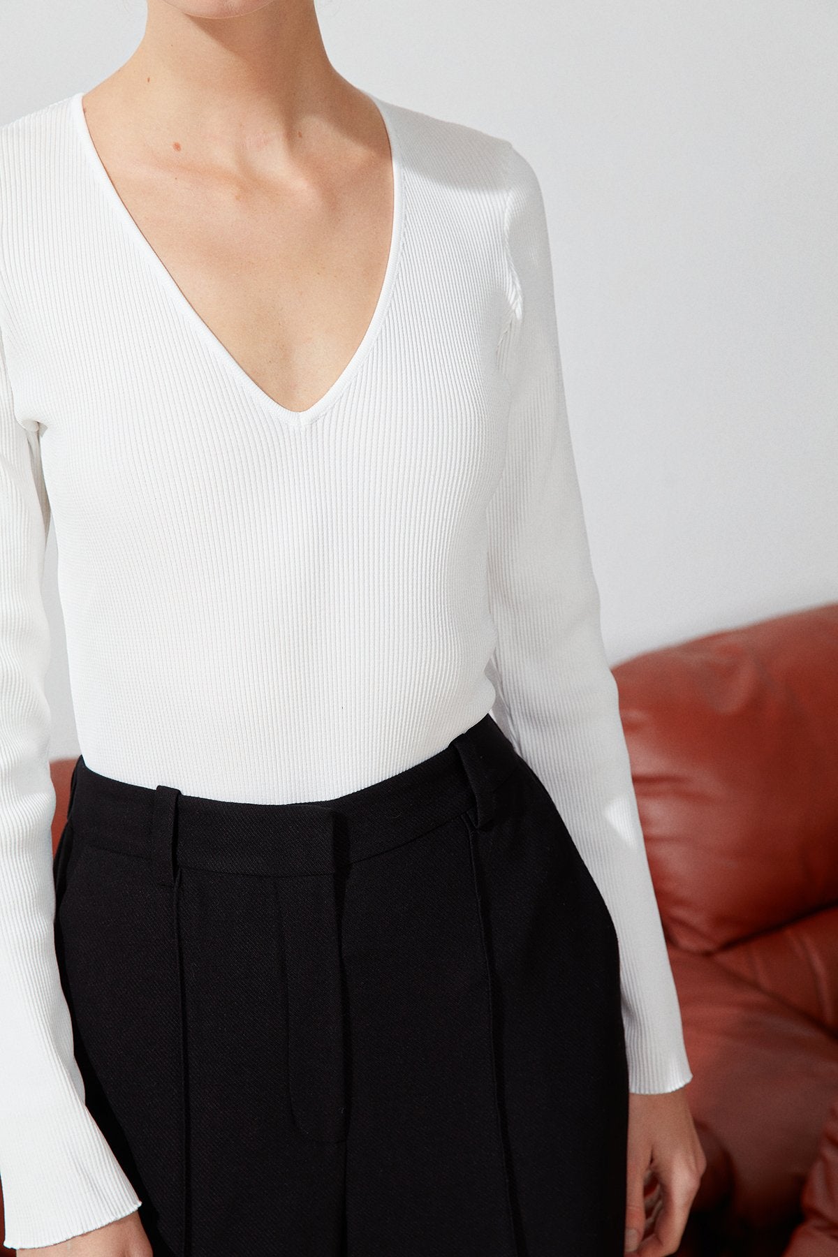 Ekru V Yaka Uzun Kollu Triko Body