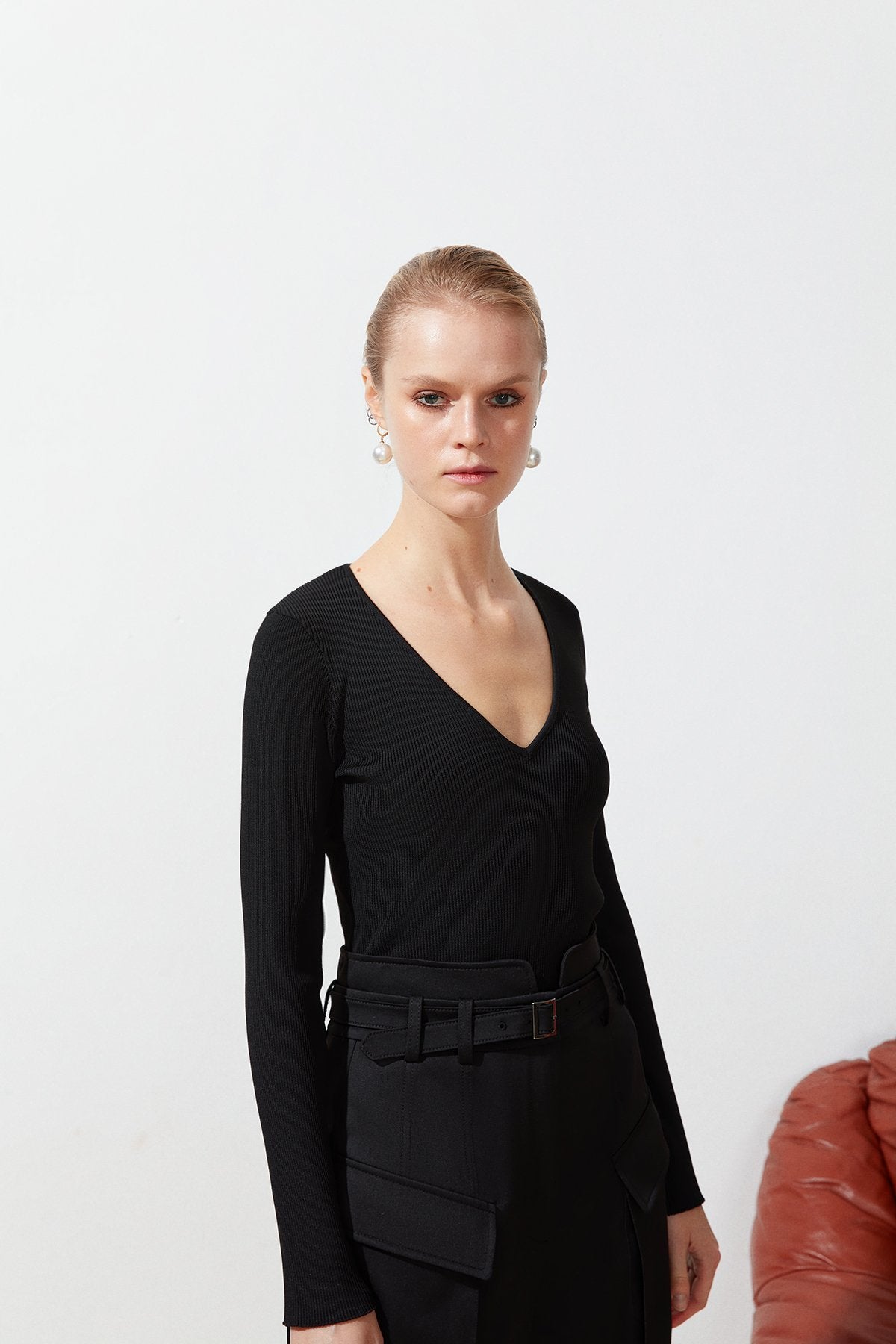 Siyah V Yaka Uzun Kollu Triko Body