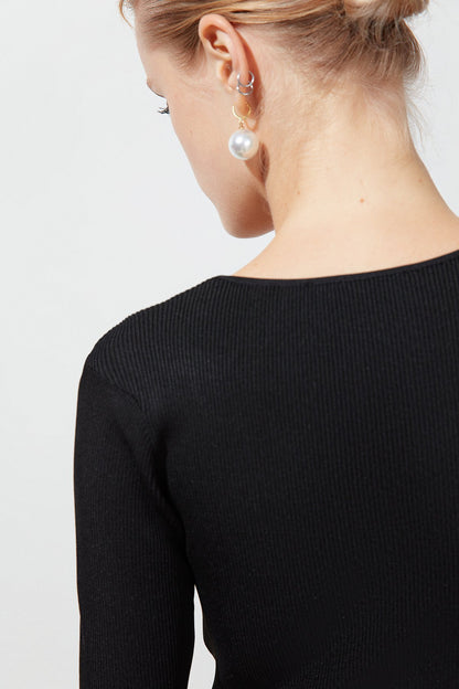 Siyah V Yaka Uzun Kollu Triko Body