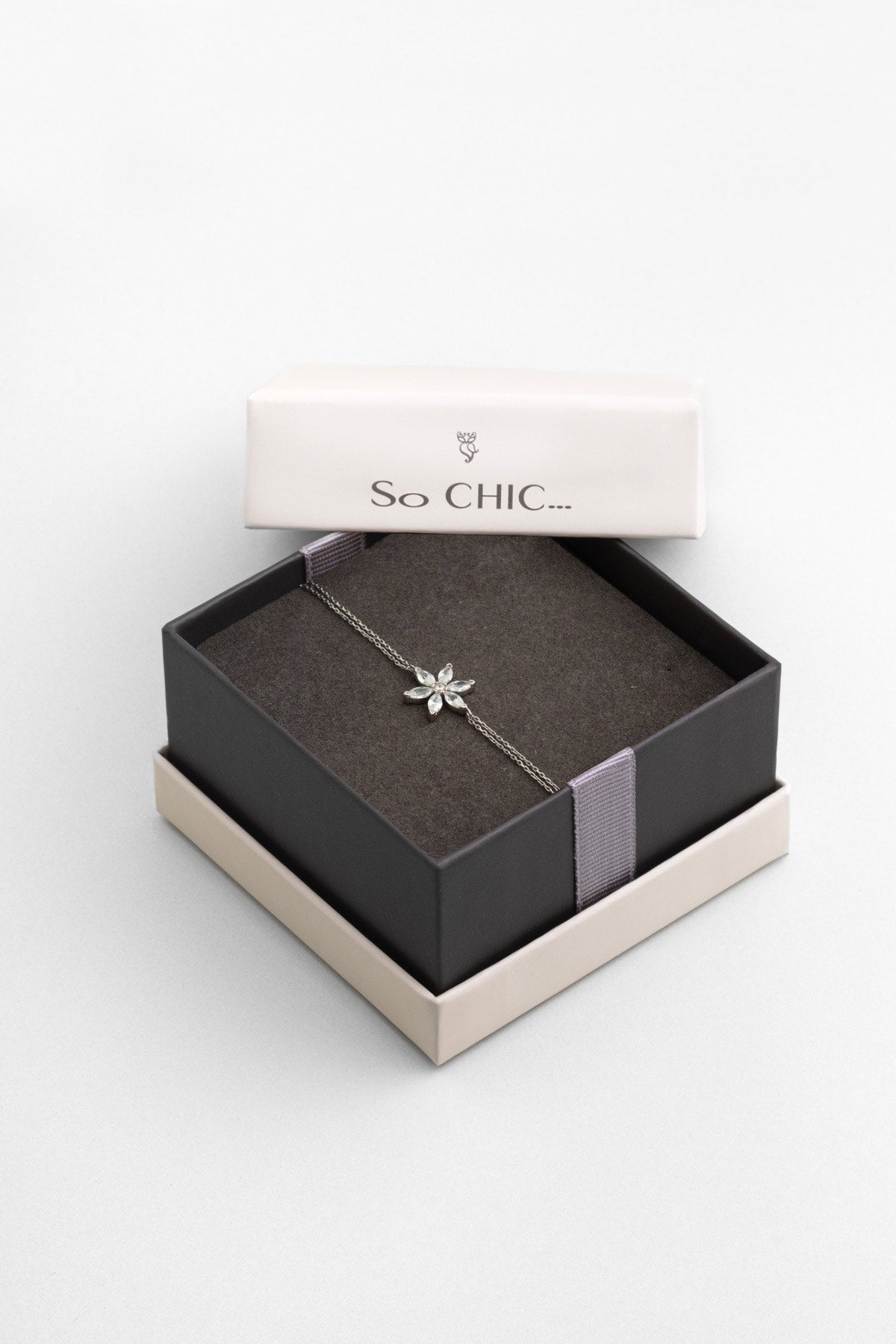 Beyaz Altın Sertifikalı Premium Created Taşlı Çiçek Figürlü 20 Cm Bileklik Ww06570180199