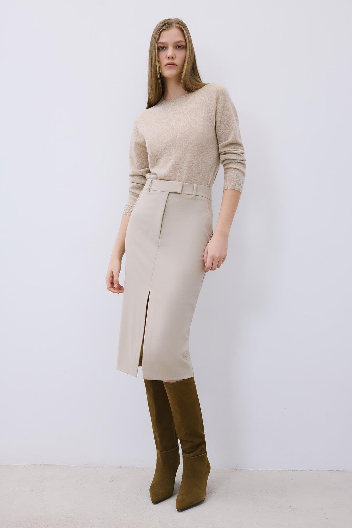 Yırtmaç Detaylı Yün Dokulu Bej Midi Etek