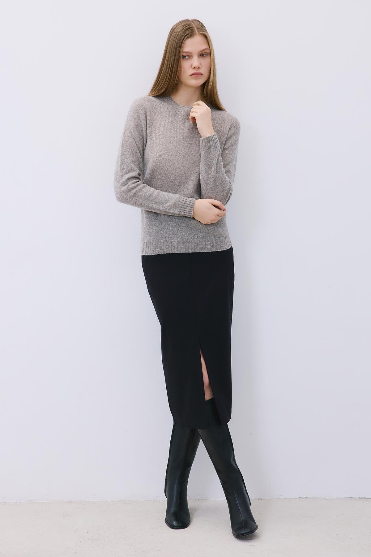 Yırtmaç Detaylı Yün Dokulu Siyah Midi Etek