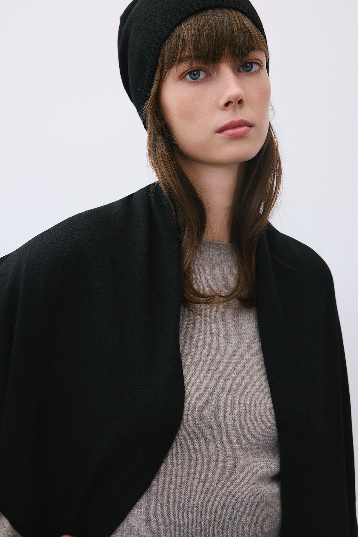 Yumuşak Siyah Atkı Bere Takımı