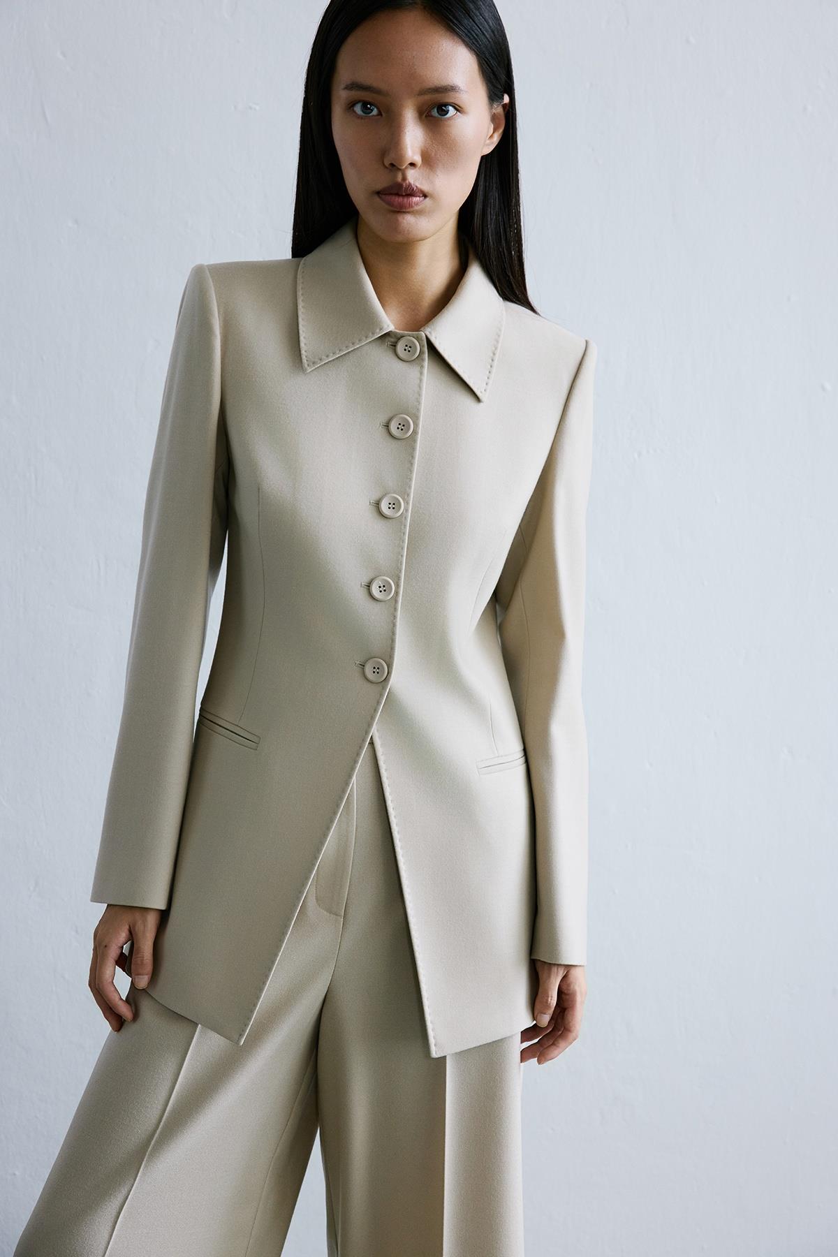 Yün Dokulu Bej Uzun Ceket