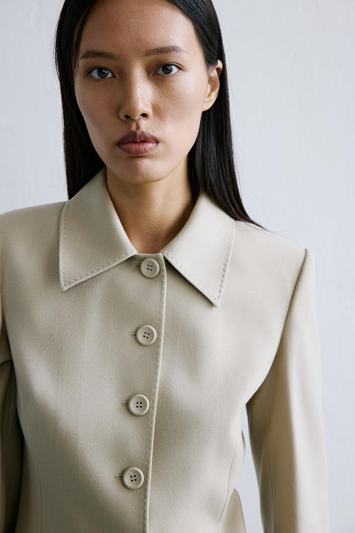 Yün Dokulu Bej Uzun Ceket