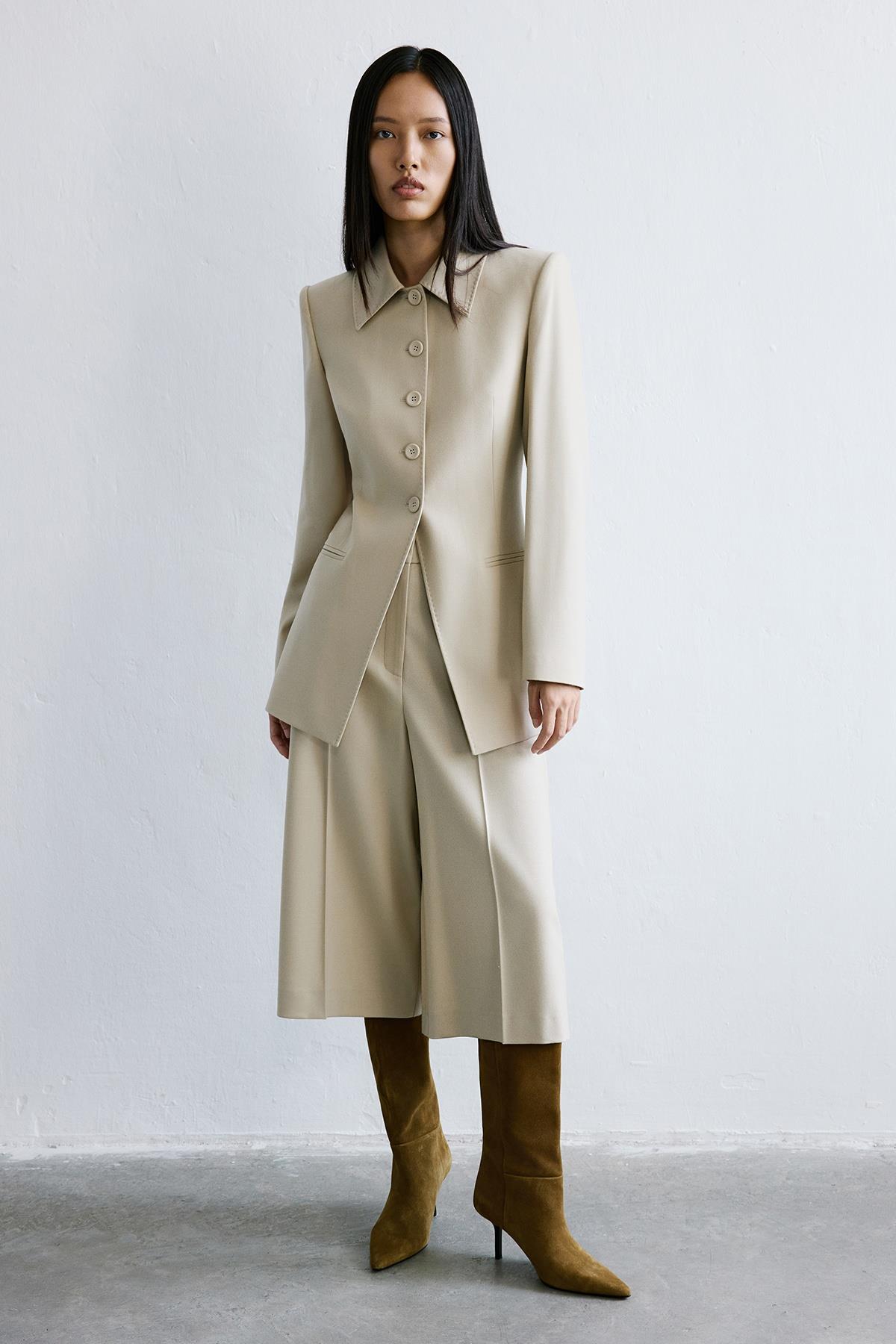 Yün Dokulu Bej Uzun Ceket