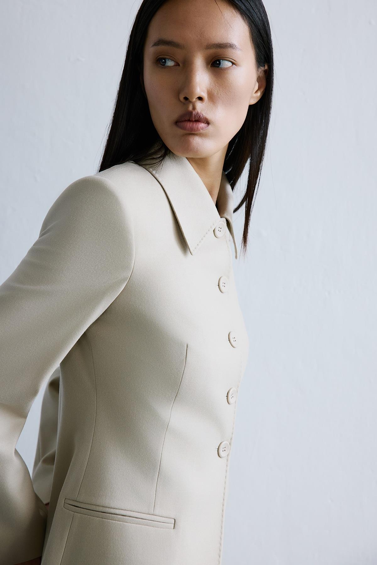 Yün Dokulu Bej Uzun Ceket