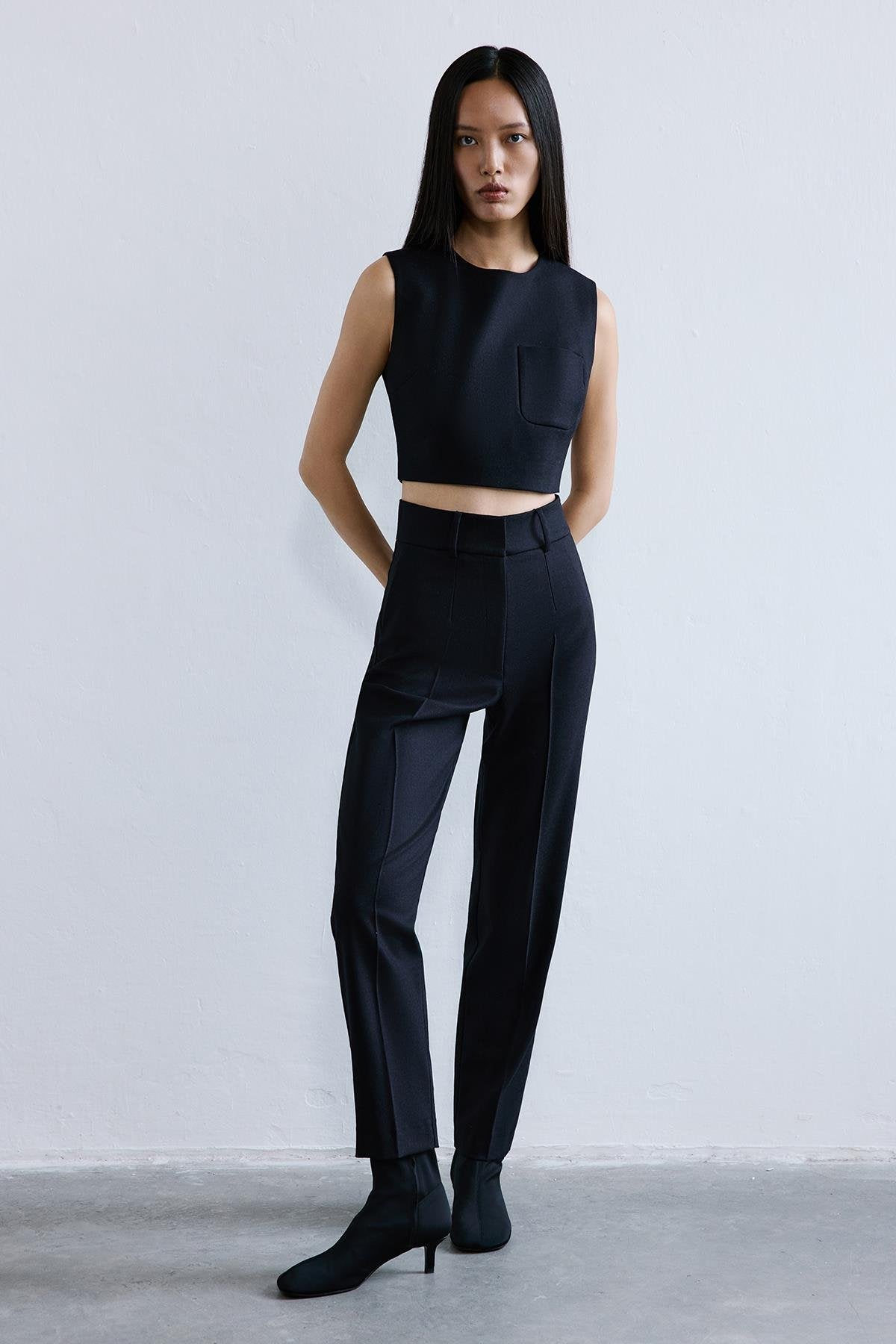 Yün Dokulu Crop Siyah Bluz