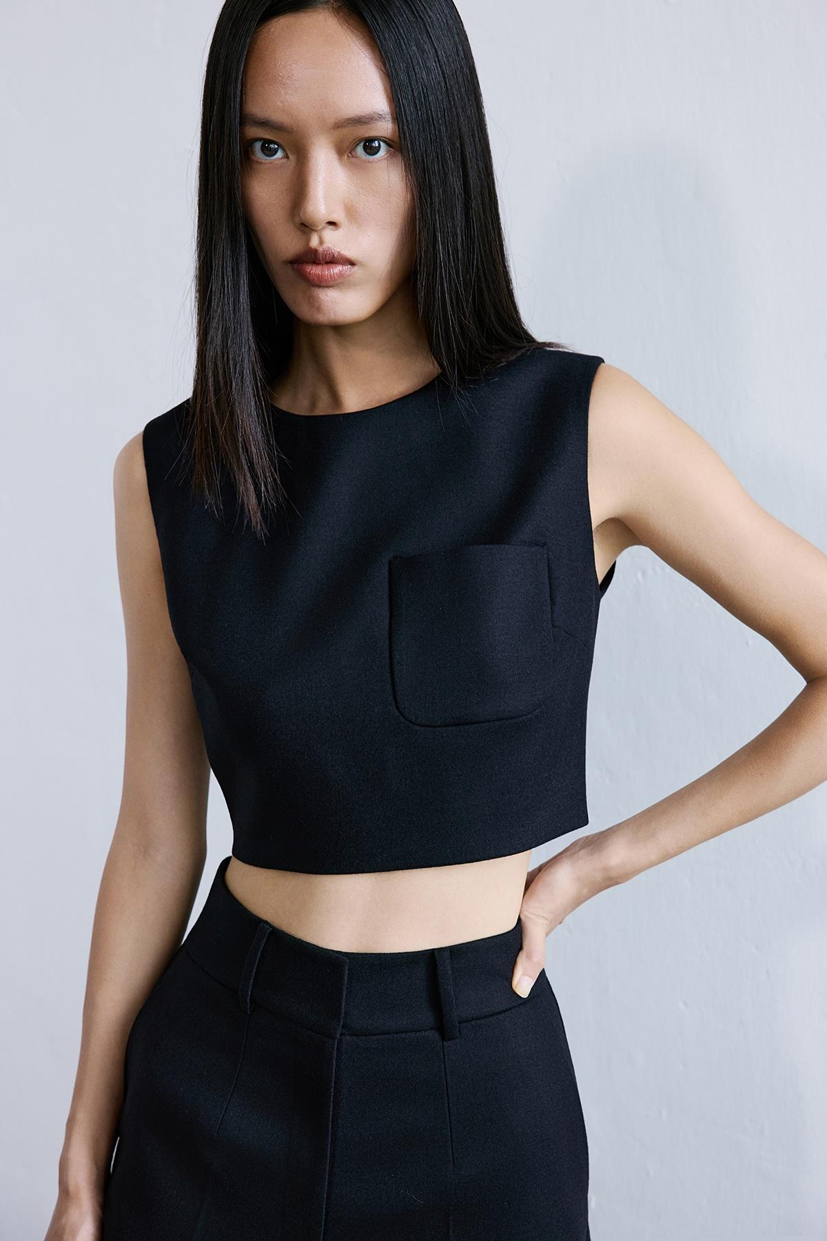 Yün Dokulu Crop Siyah Bluz