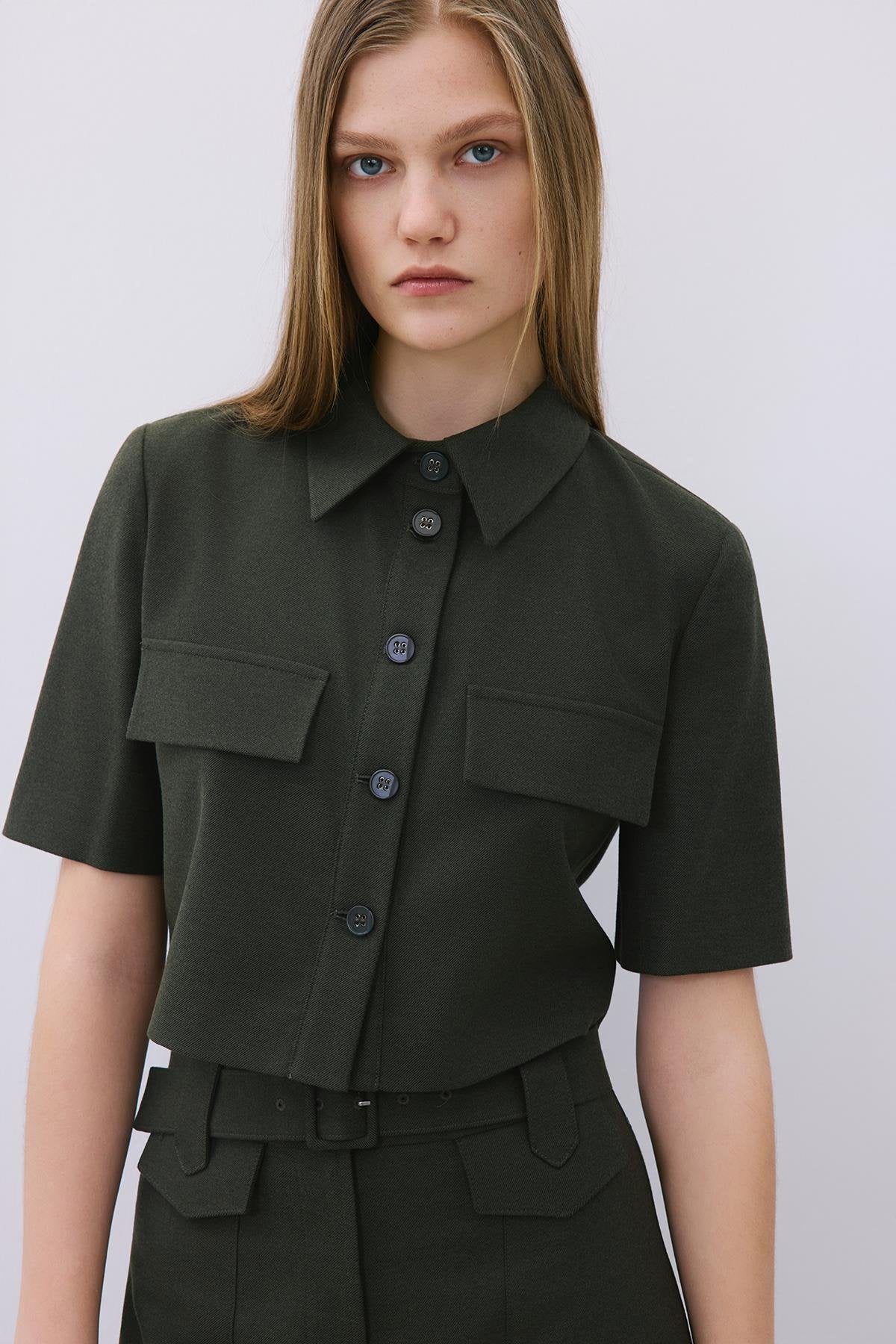 Yün Dokulu Düğmeli Haki Gömlek