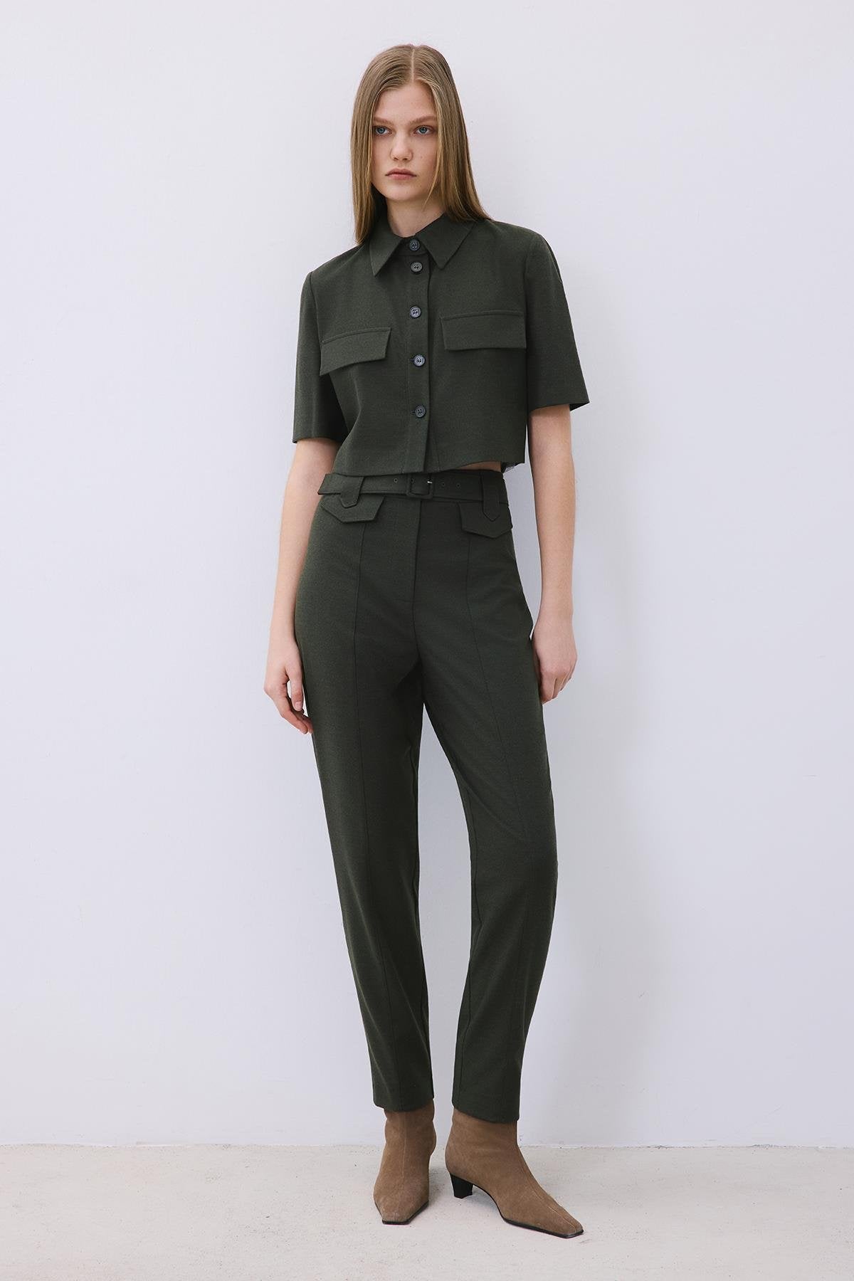 Yün Dokulu Düğmeli Haki Gömlek