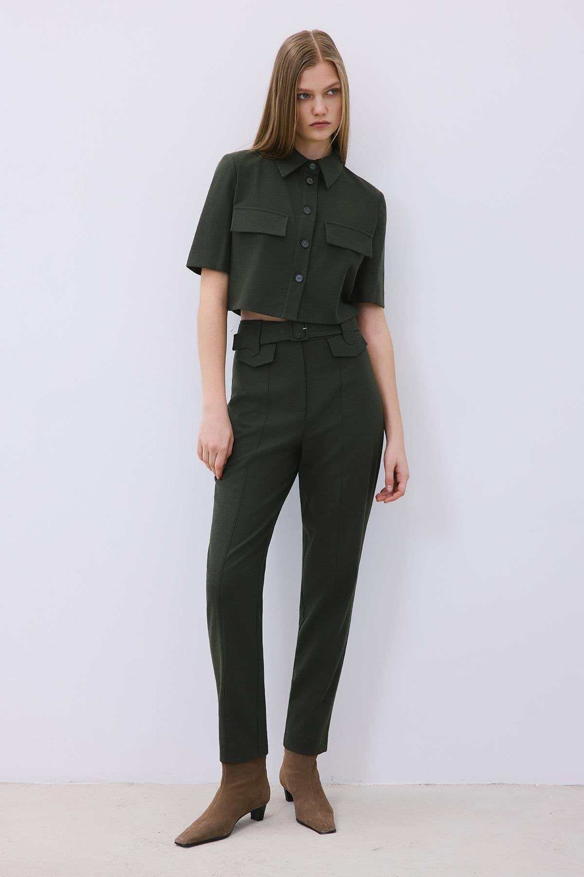 Yün Dokulu Düğmeli Haki Gömlek