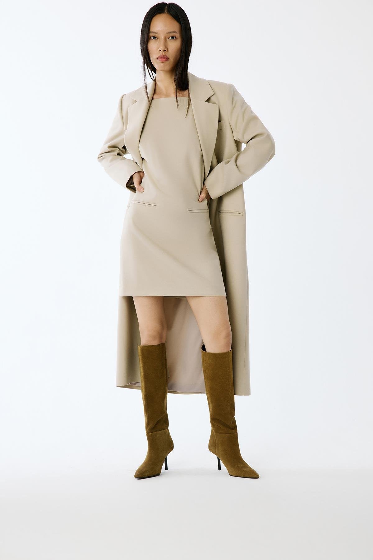 Yün Dokulu Kare Yaka Mini Bej Elbise