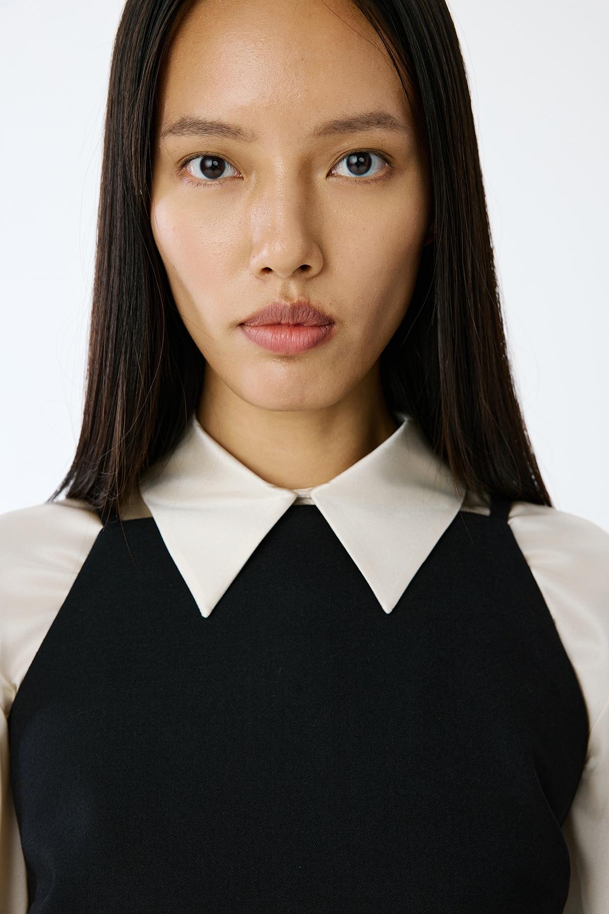 Yün Dokulu Kare Yaka Mini Siyah Elbise