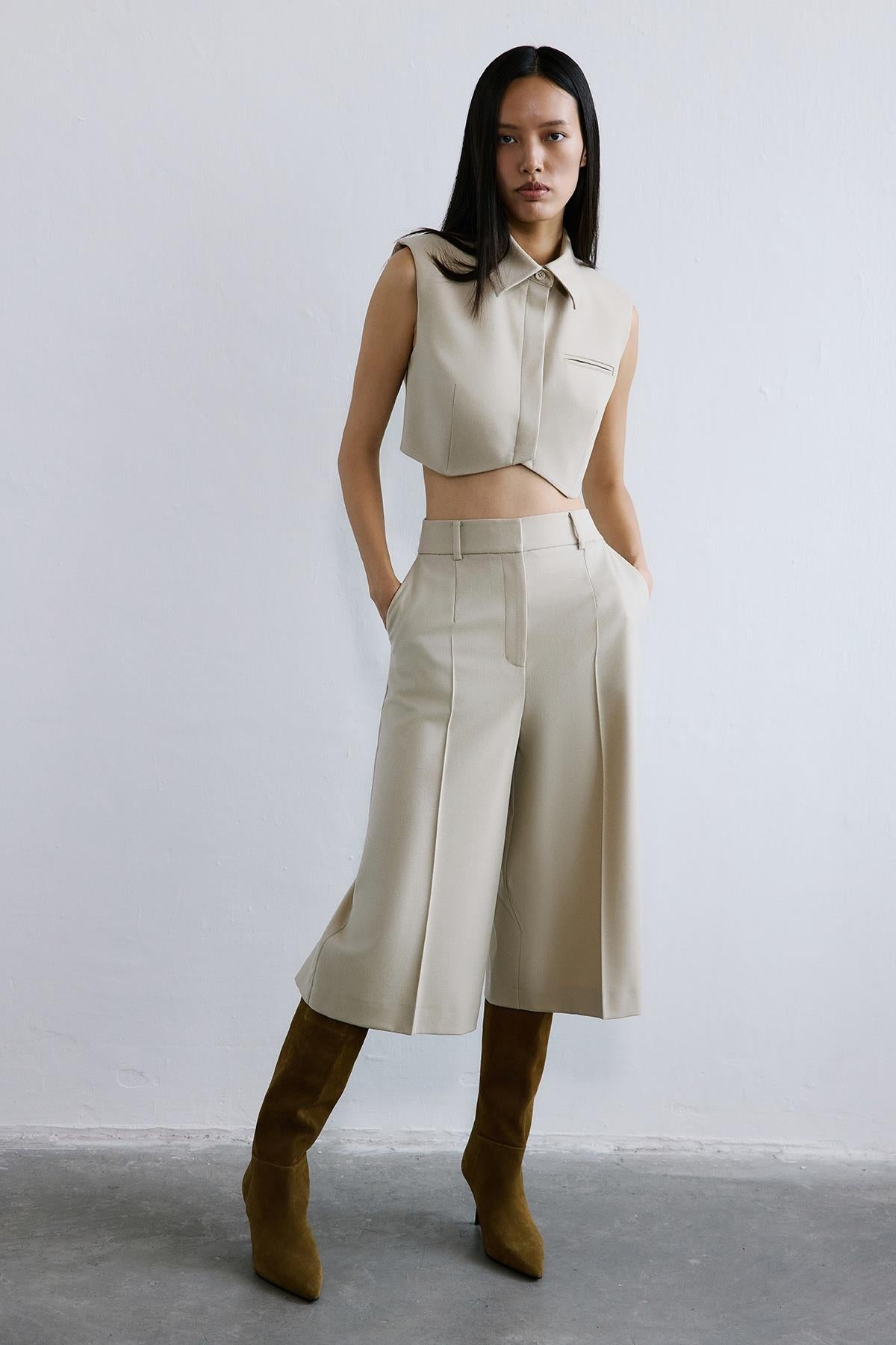 Yün Dokulu Vatkalı Bej Crop Yelek