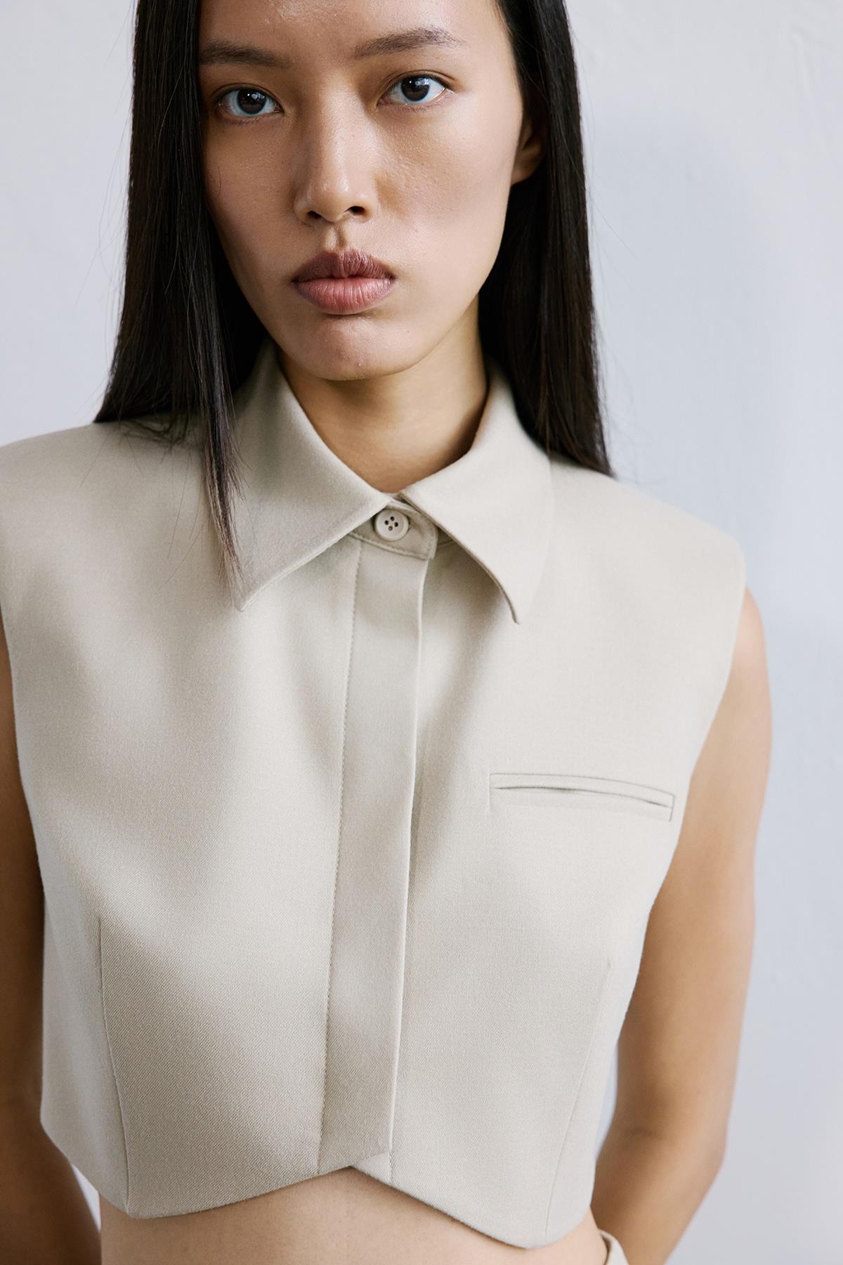 Yün Dokulu Vatkalı Bej Crop Yelek