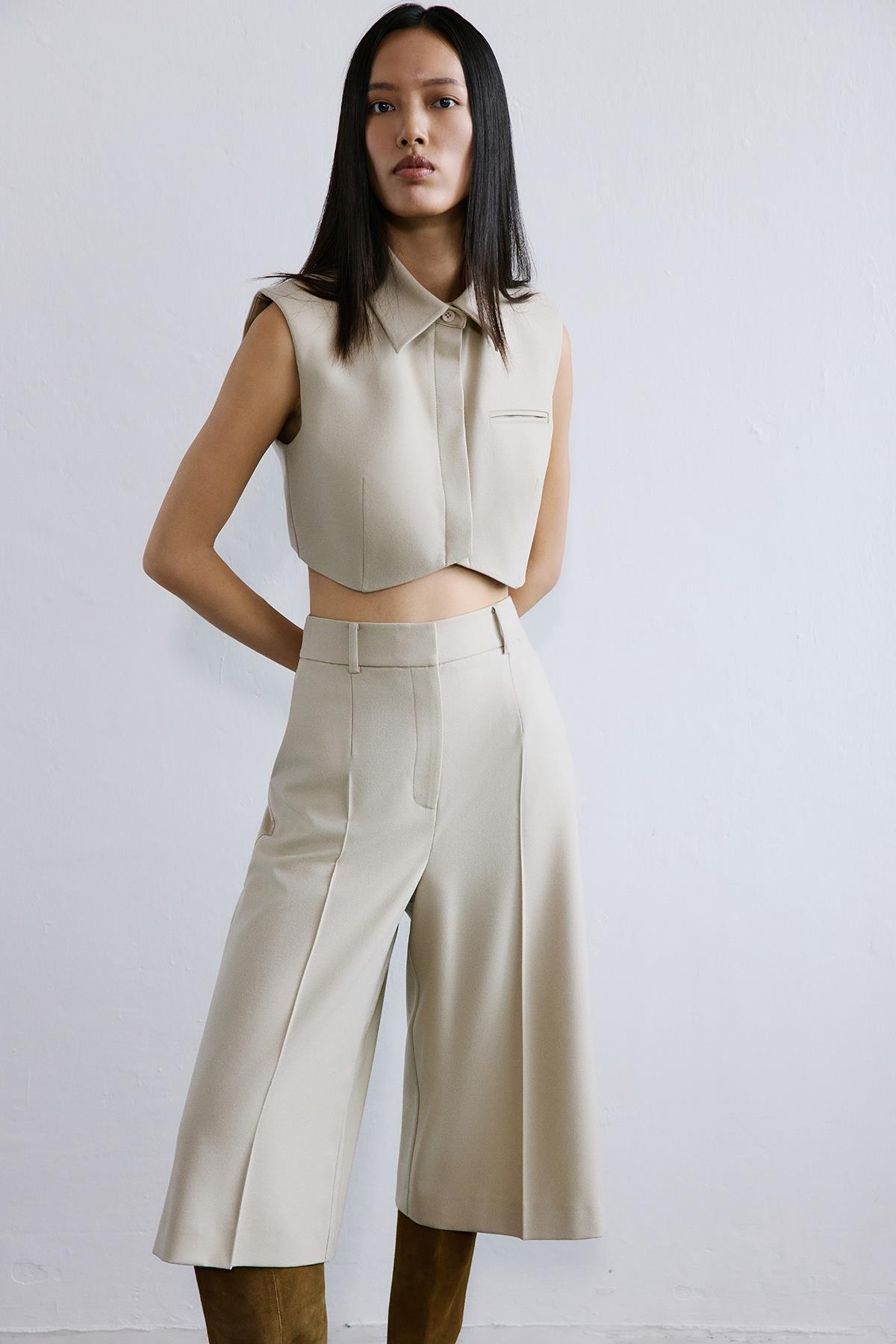 Yün Dokulu Vatkalı Bej Crop Yelek