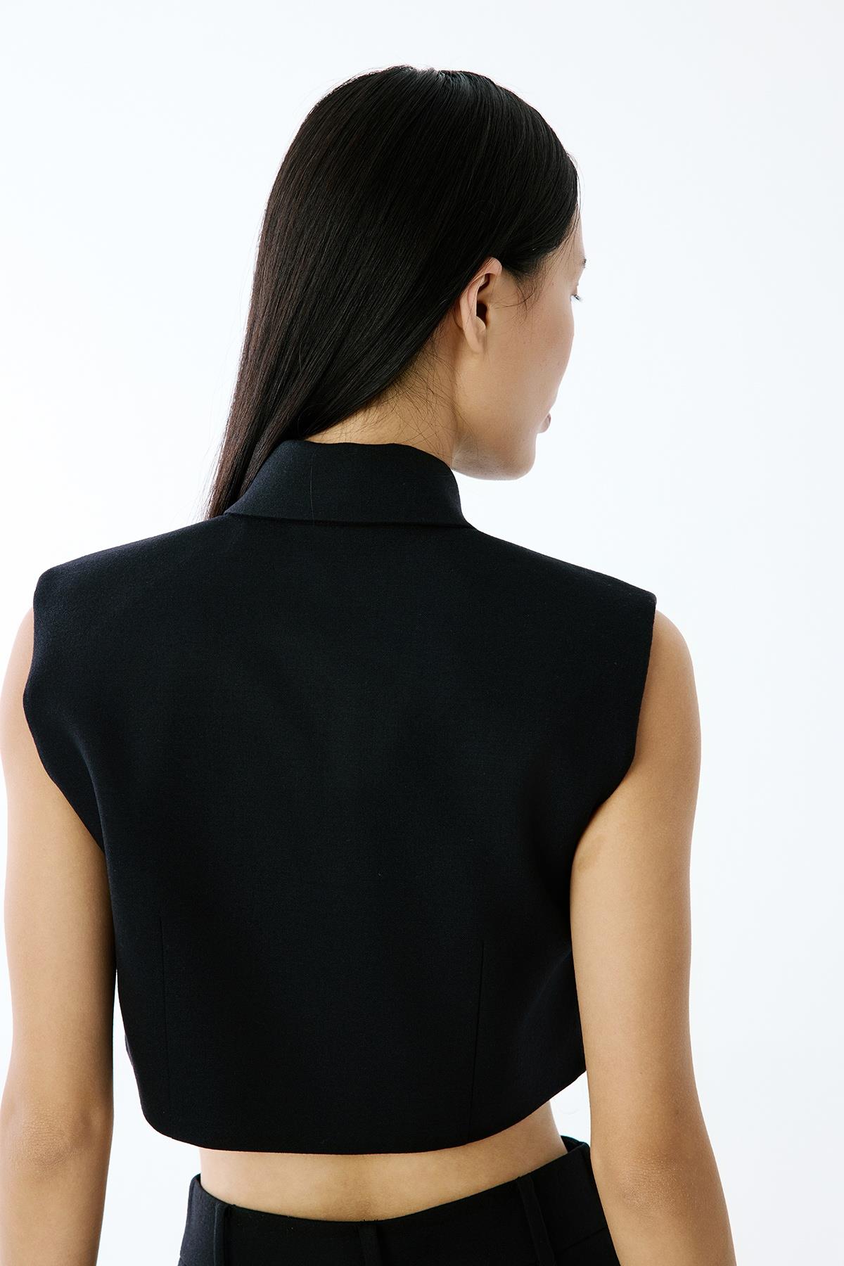 Yün Dokulu Vatkalı Siyah Crop Yelek