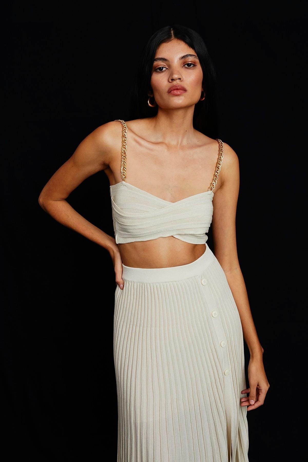 Zincir Askılı Ekru Triko Top